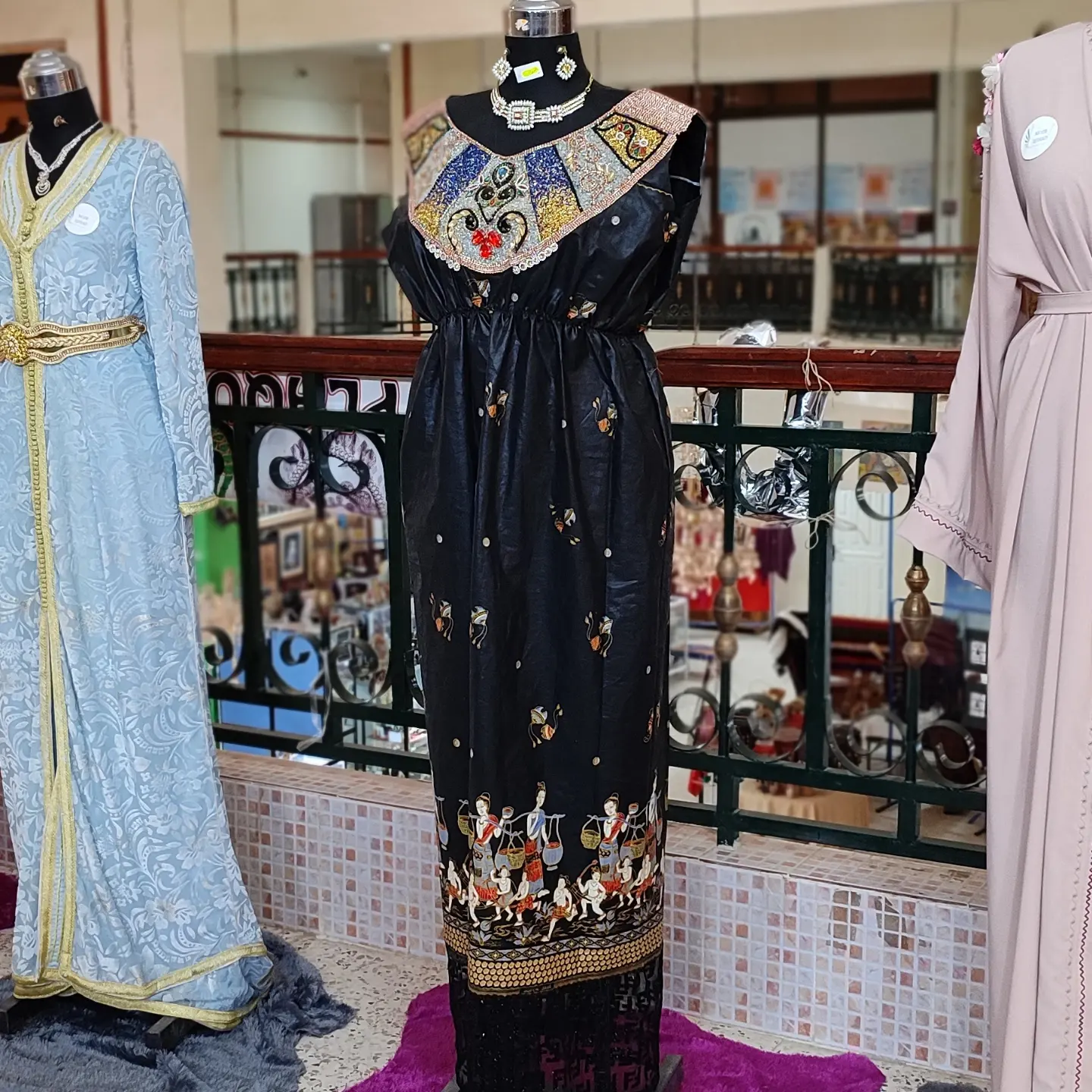 فساتين للمناسبات