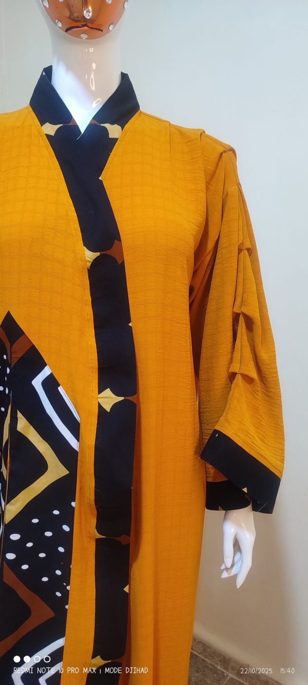 عباءة غيداء