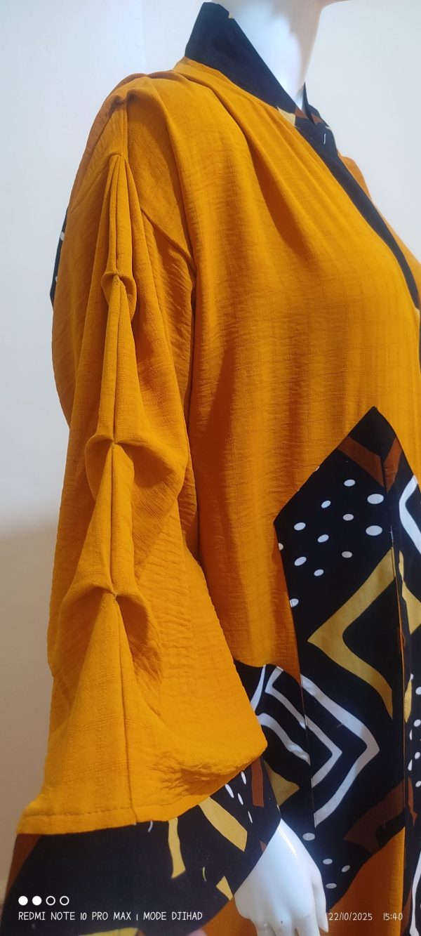 عباءة غيداء