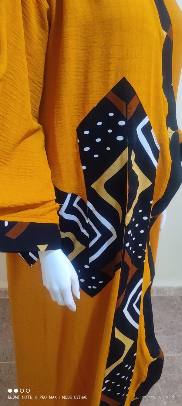 عباءة غيداء