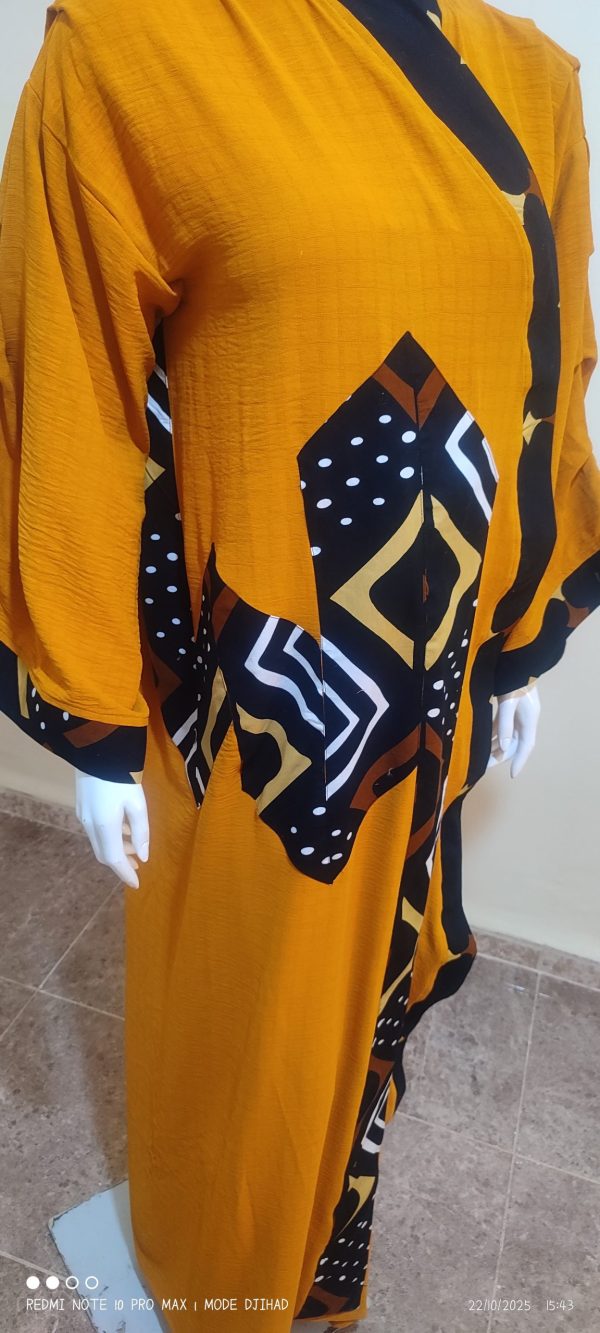 عباءة غيداء